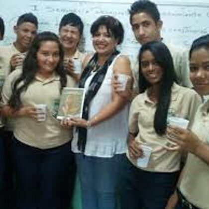 BAUTIZO DEL POEMARIO CON LOS ESTUDIANTES